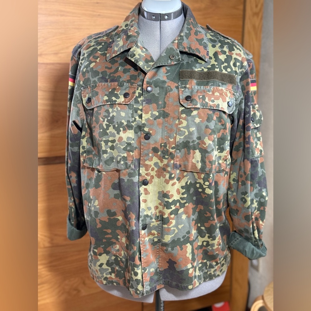 Wahl Camouflage Jacket with Green and Brown Pattern